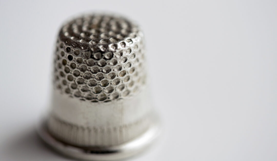 How to Choose the Right Size Thimble in 6 Steps Measure by the Yard