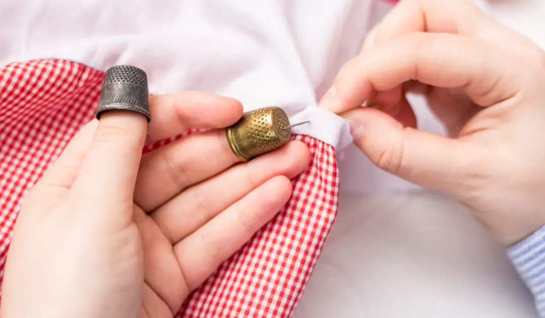 How to Choose the Right Size Thimble in 6 Steps Measure by the Yard