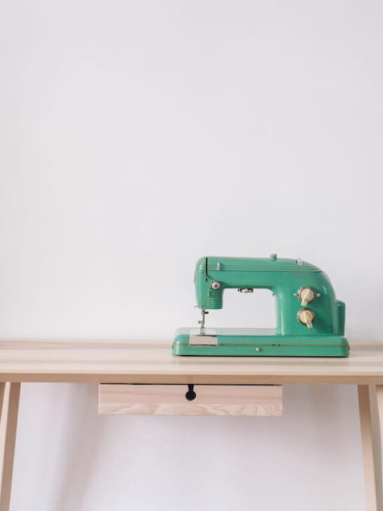 Vintage sewing machine - ss221208
