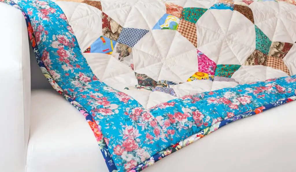 quilt on the sofa 