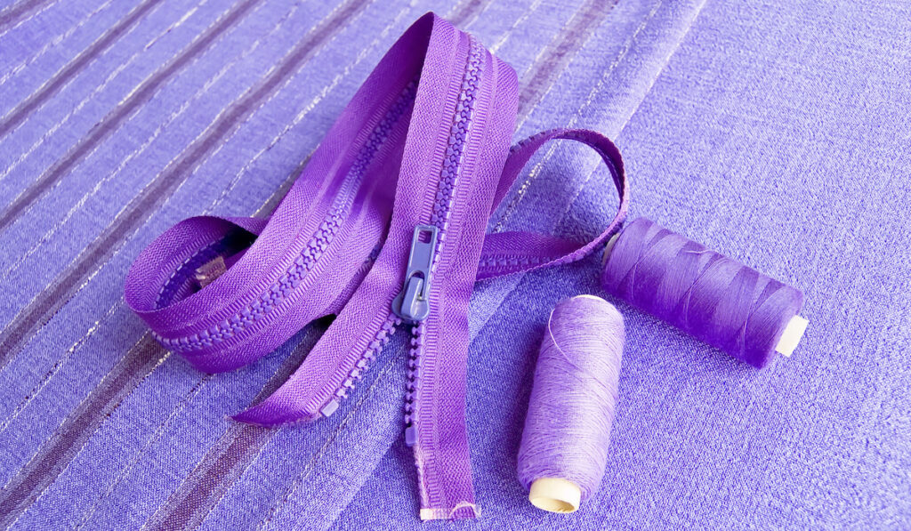 Purple Locking zipper and two thread on purple color and purple fabric