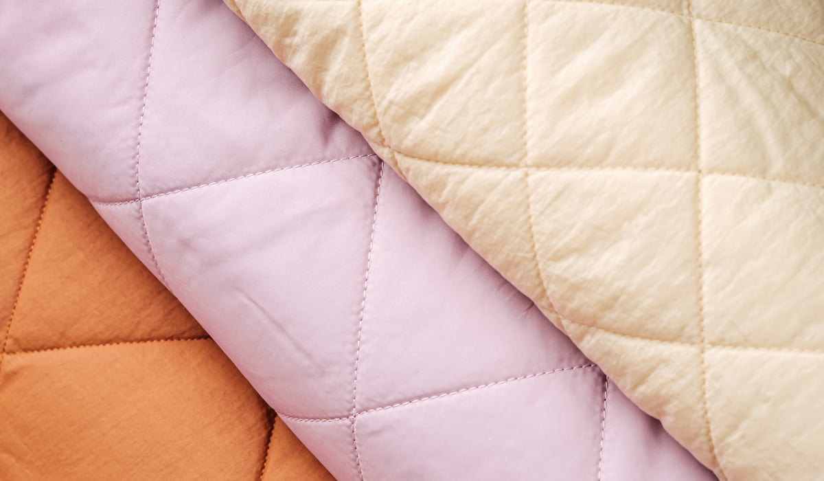 How to Fold Quilts for Storage? (DIY Tips!) Measure by the Yard